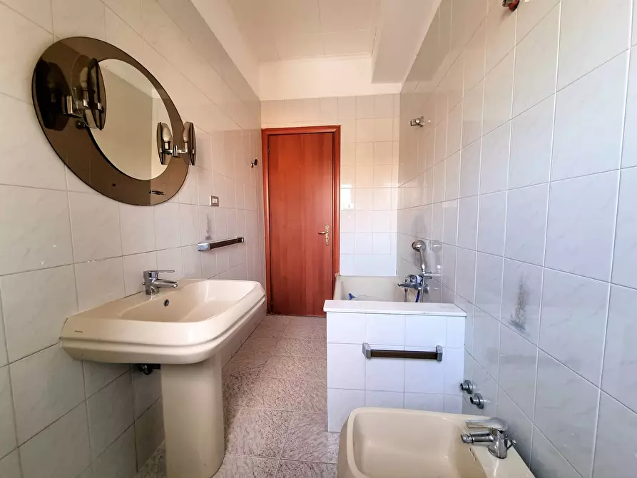 Immagine 9 di Appartamento in vendita  in Via Savona a Catanzaro