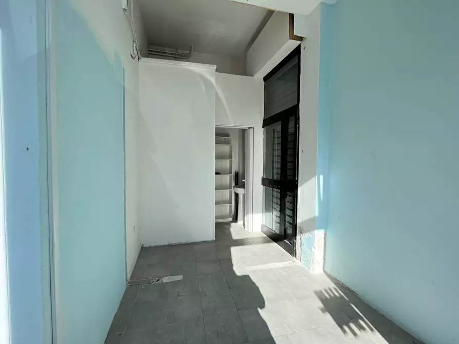 Immagine 3 di Negozio in affitto  in Via Santa Maria 113 a Catanzaro