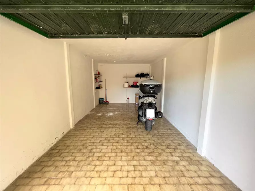 Immagine 2 di Box auto in affitto  in Viale Crotone 188 a Catanzaro