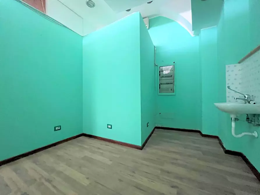 Immagine 4 di Negozio in affitto  in via Mario Greco a Catanzaro