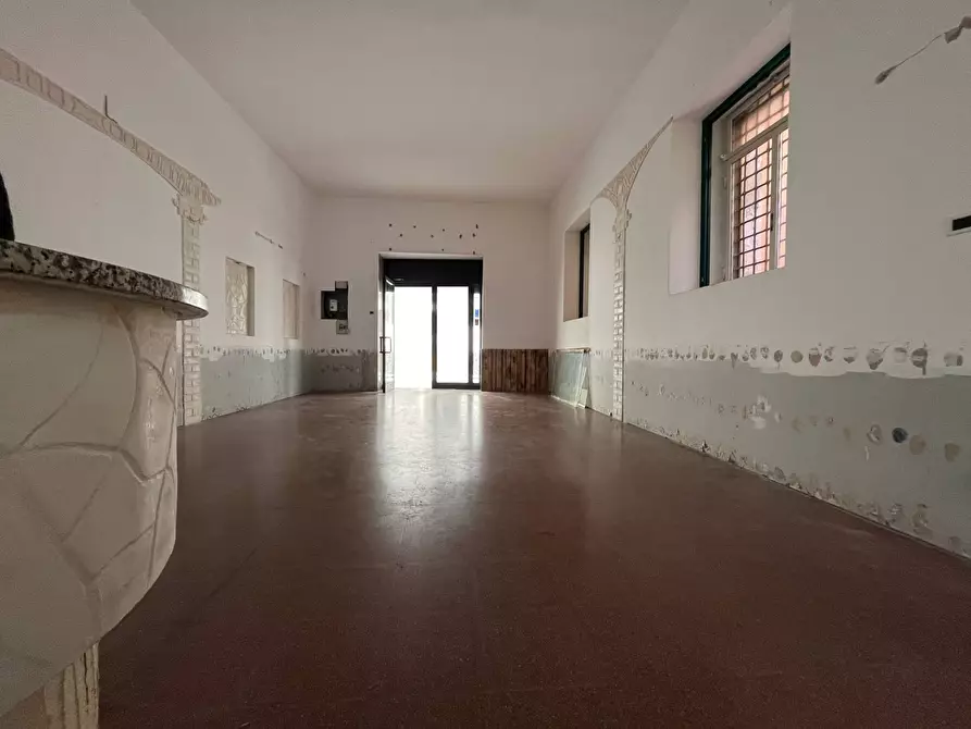 Immagine 10 di Negozio in affitto  in via Vincenzo De Grazia a Catanzaro