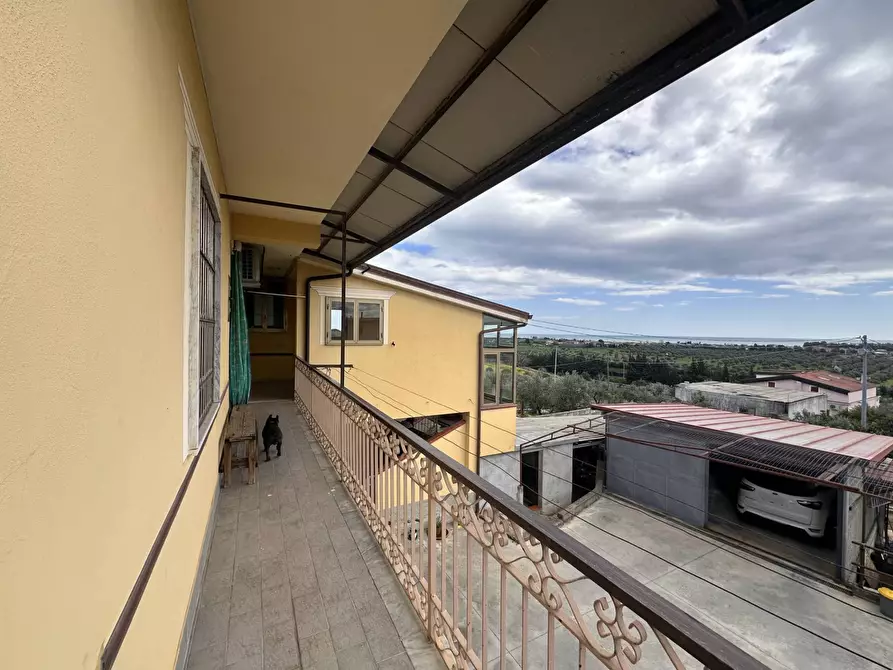 Immagine 7 di Villa in vendita  in Contrada Roccani a Amaroni