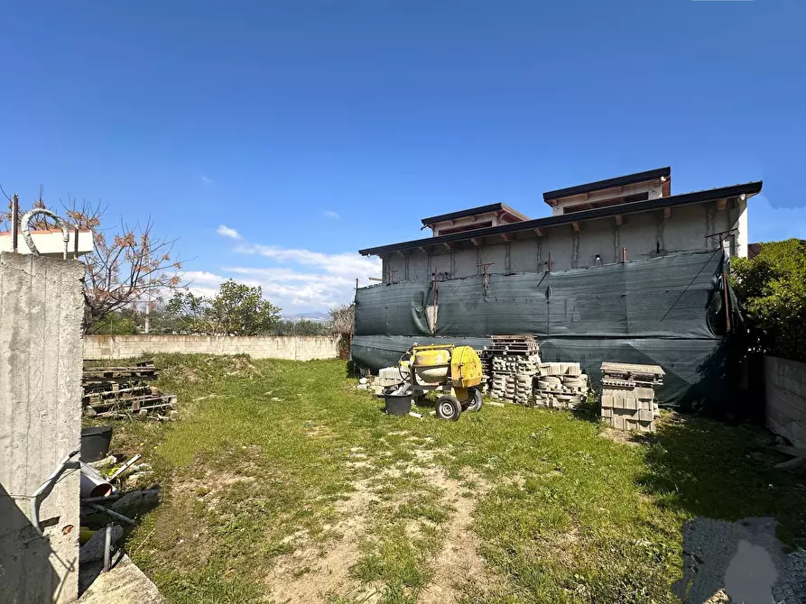 Immagine 2 di Villa in vendita  in Via Mattia Preti a Borgia
