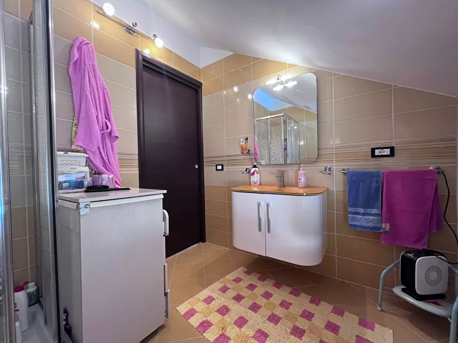 Immagine 12 di Villetta a schiera in vendita  in Via Marincoli 11 a Amaroni