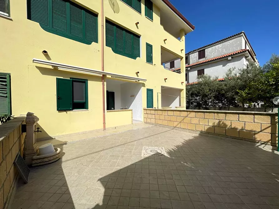 Immagine 2 di Appartamento in vendita  in Via dei Narcisi a Amaroni