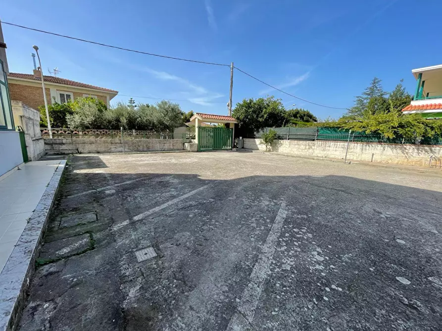 Immagine 17 di Appartamento in vendita  in Via dei Narcisi a Amaroni