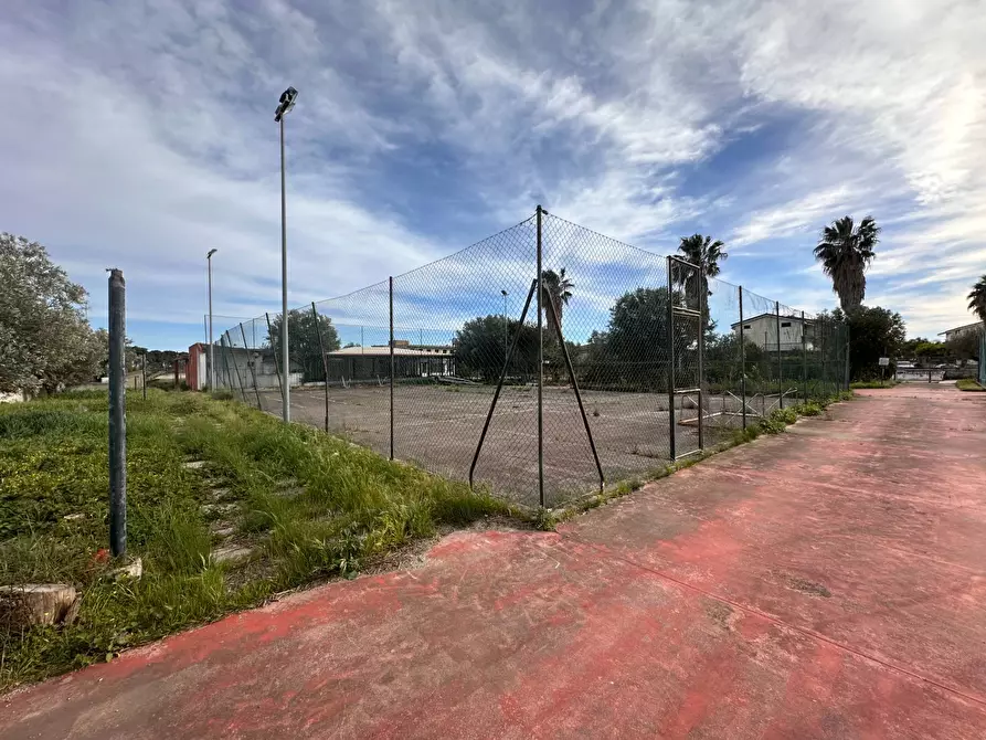 Immagine 8 di Locale commerciale in vendita  in Viale del Turismo a Amaroni