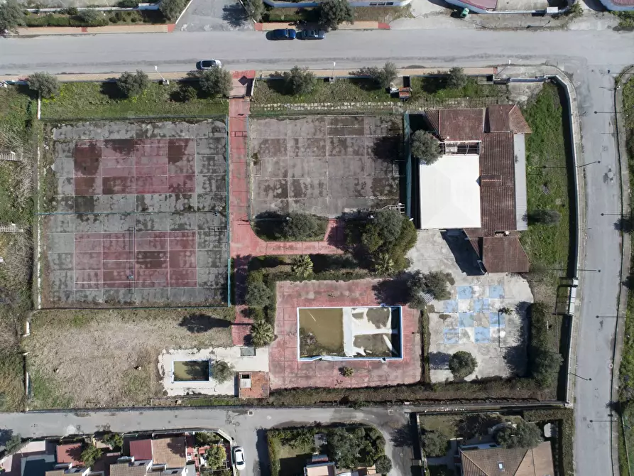 Immagine 12 di Locale commerciale in vendita  in Viale del Turismo a Amaroni