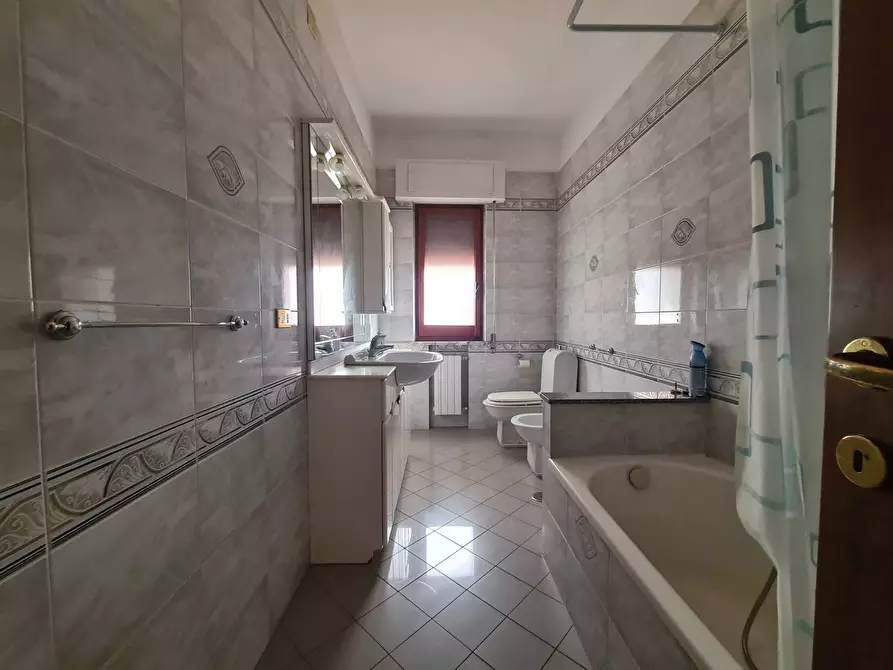 Immagine 10 di Camera in affitto  in viale Crotone 118 a Catanzaro