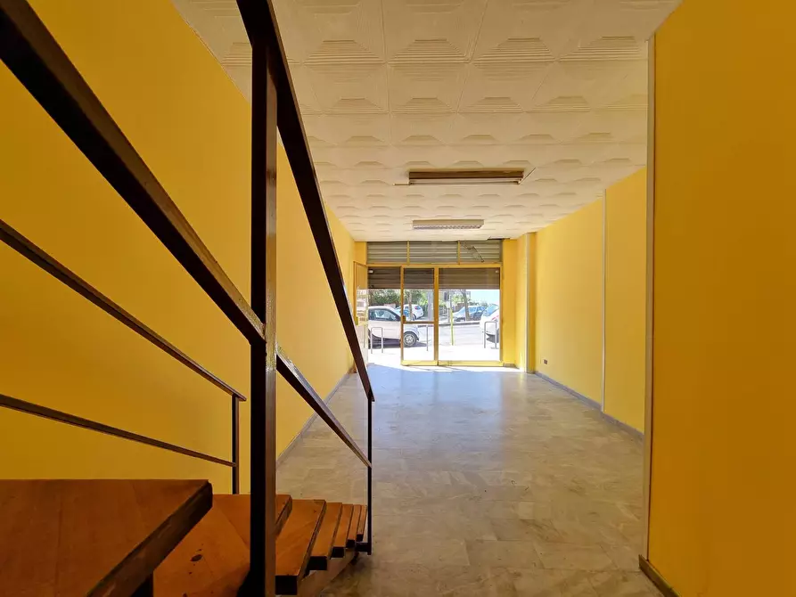 Immagine 7 di Negozio in vendita  in viale dei Bizantini 37 a Catanzaro
