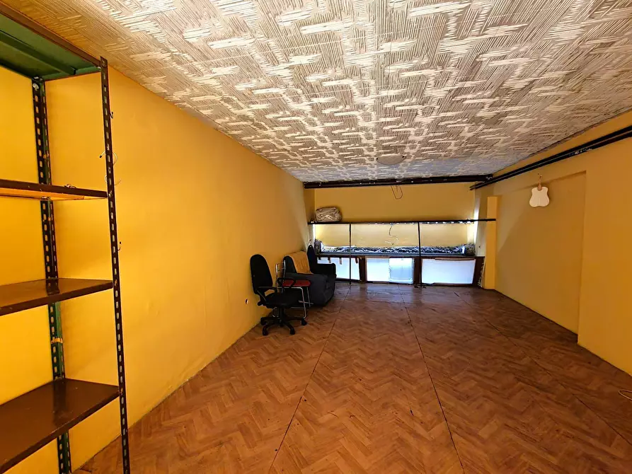 Immagine 5 di Negozio in vendita  in viale dei Bizantini 37 a Catanzaro