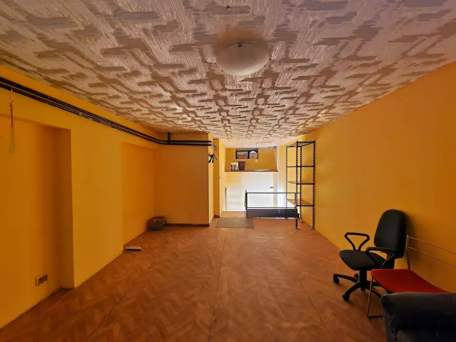 Immagine 6 di Negozio in vendita  in viale dei Bizantini 37 a Catanzaro