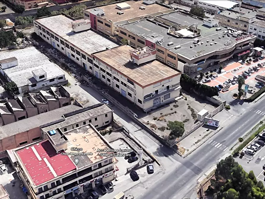 Immagine 3 di Palazzo in vendita  in viale Lucrezia della Valle 56 a Catanzaro