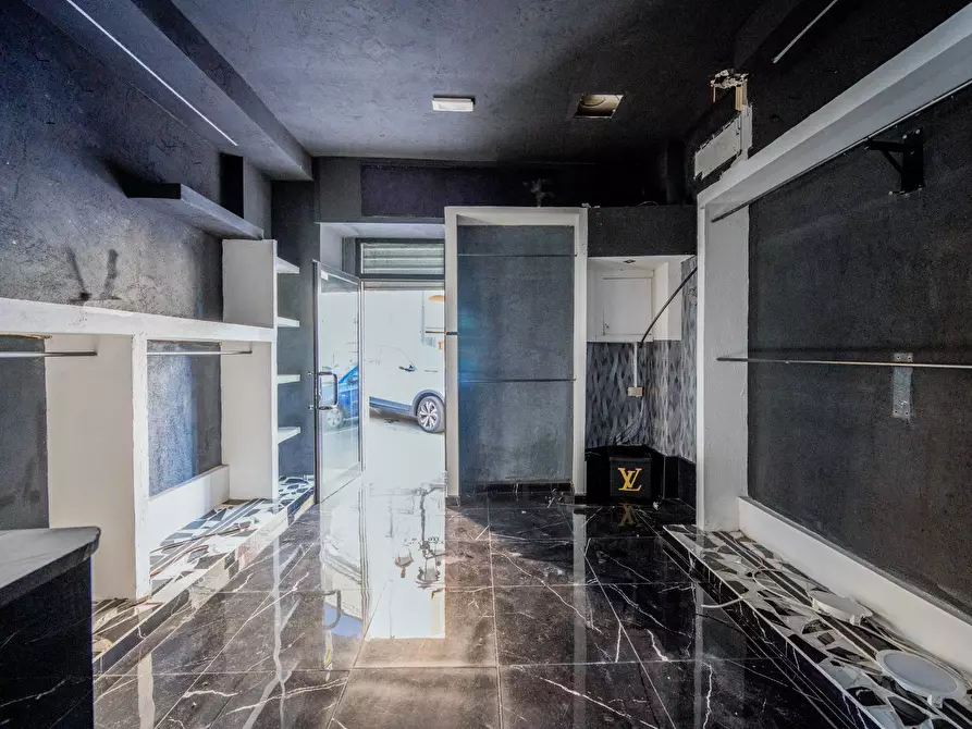 Immagine 3 di Negozio in affitto  in Corso Giuseppe Mazzini a Catanzaro