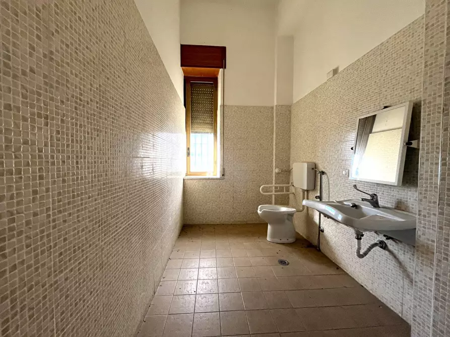 Immagine 8 di Palazzo in vendita  in viale Tommaso Campanella a Catanzaro