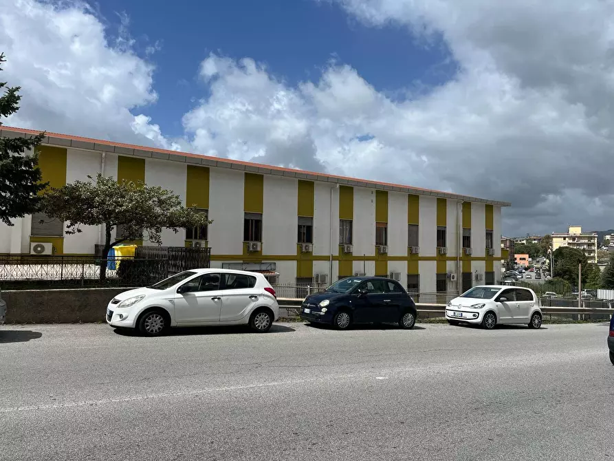 Immagine 13 di Palazzo in vendita  in viale Tommaso Campanella a Catanzaro