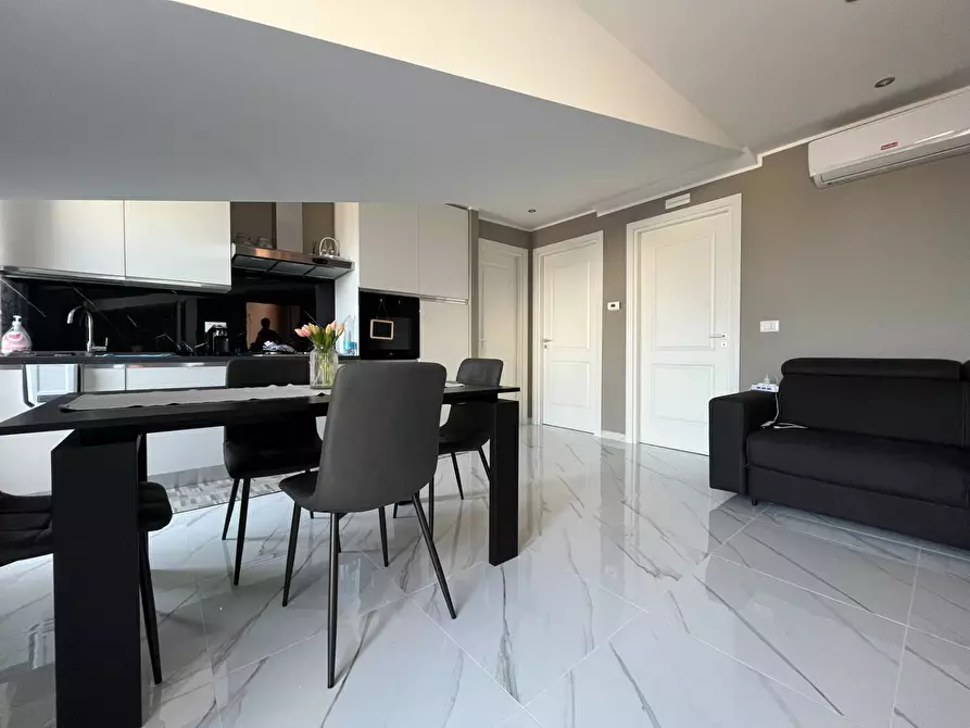 Immagine 10 di Appartamento in affitto  in Viale Crotone 210/F a Catanzaro