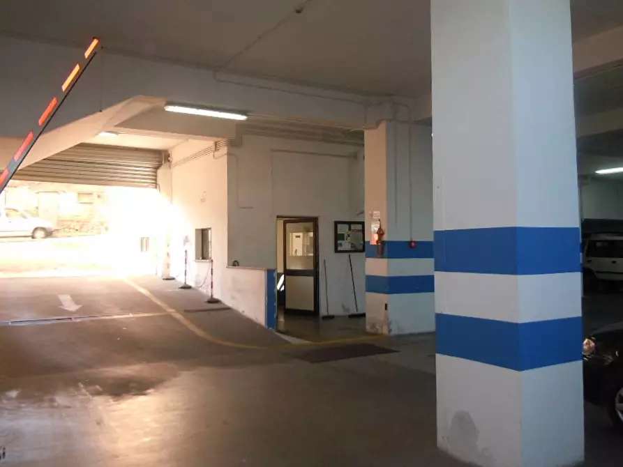 Immagine 10 di Negozio in affitto  in Via F. Caracciolo a Catanzaro