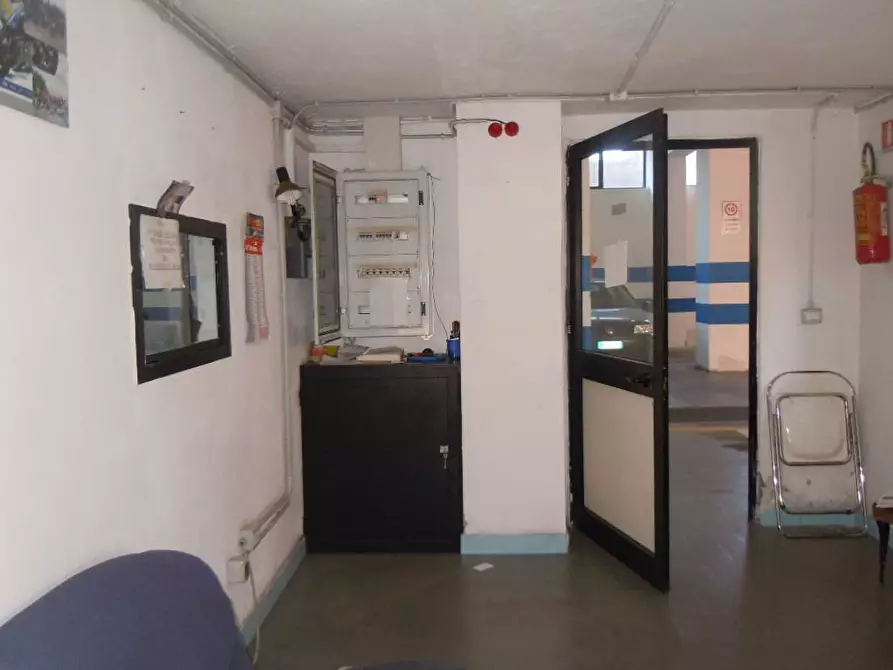 Immagine 6 di Negozio in affitto  in Via F. Caracciolo a Catanzaro