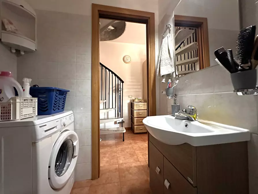 Immagine 5 di Villetta a schiera in vendita  in viale del Turismo a Amaroni