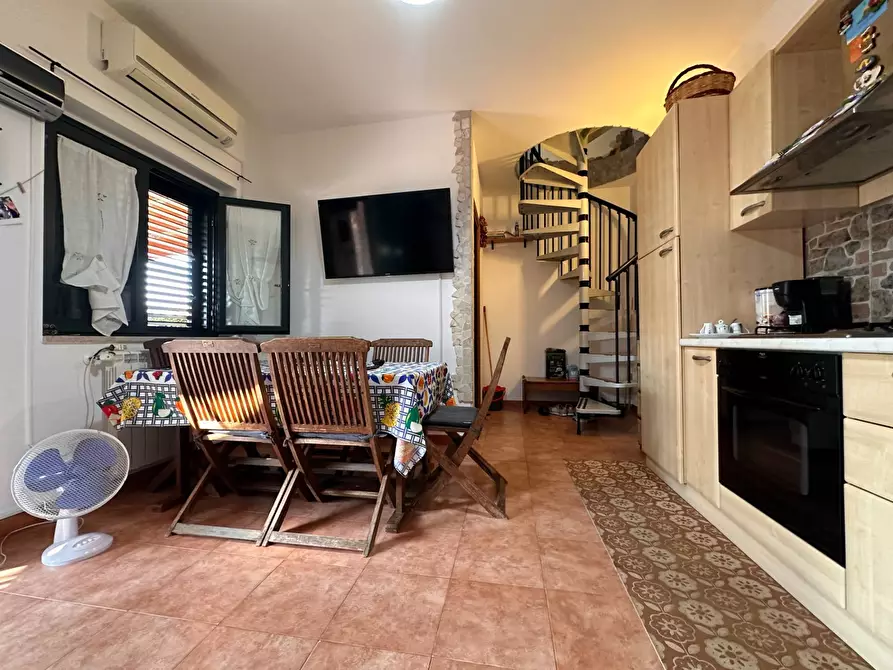 Immagine 3 di Villetta a schiera in vendita  in viale del Turismo a Amaroni