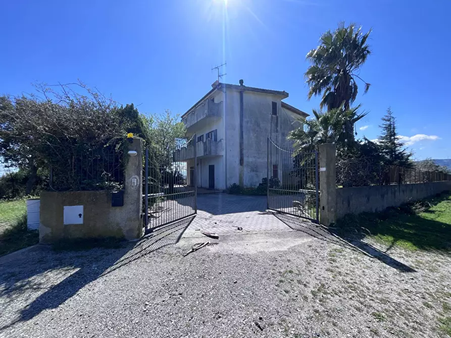 Immagine 1 di Villa in vendita  in via Guido Puccio a Catanzaro