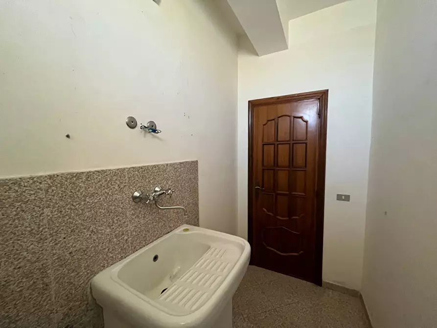 Immagine 6 di Appartamento in affitto  in Via Caduti sul Lavoro 14 a Catanzaro