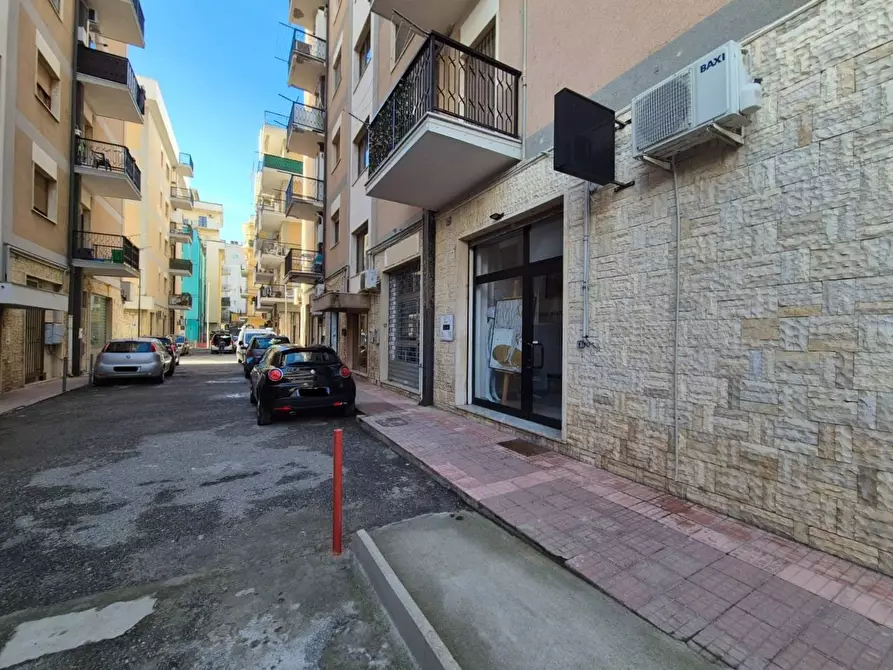 Immagine 9 di Negozio in affitto  in Via Cosenza 54 a Catanzaro