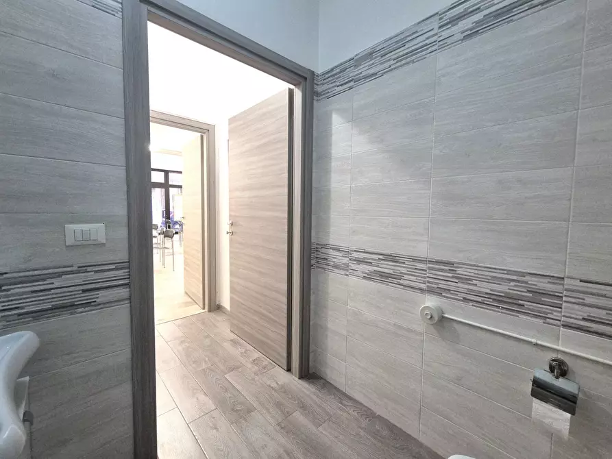 Immagine 7 di Negozio in affitto  in Via Cosenza 54 a Catanzaro