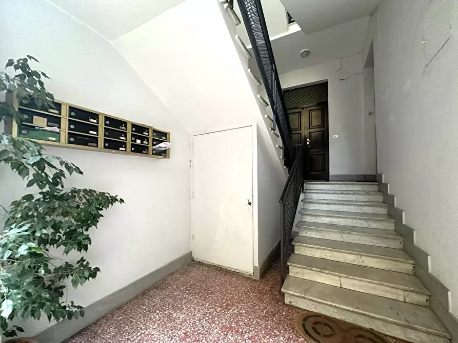 Immagine 7 di Appartamento in vendita  in Piazza Osservanza 4 a Catanzaro