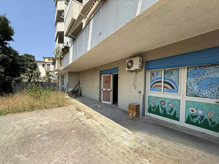 Immagine 1 di Negozio in vendita  in Via Borrace alla Caserma 43/A a Reggio Di Calabria