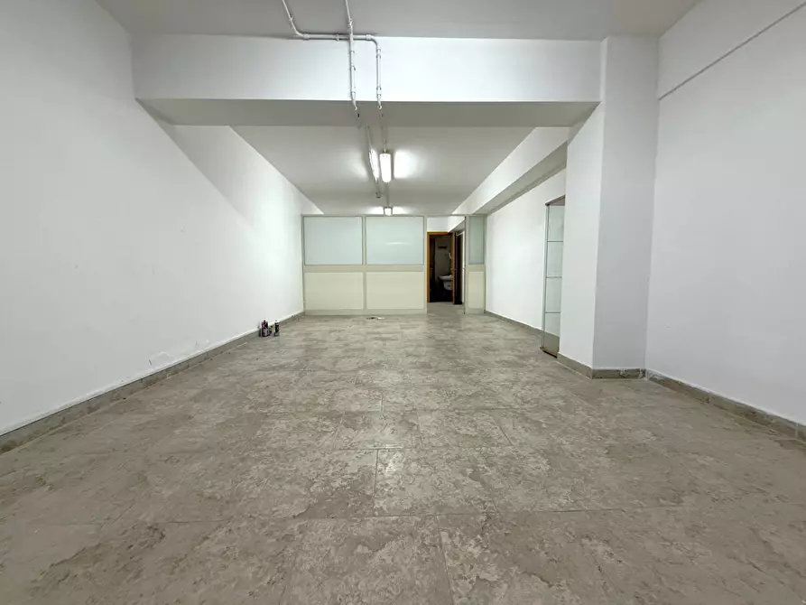 Immagine 2 di Magazzino in affitto  in via Lucrezia della Valle a Catanzaro