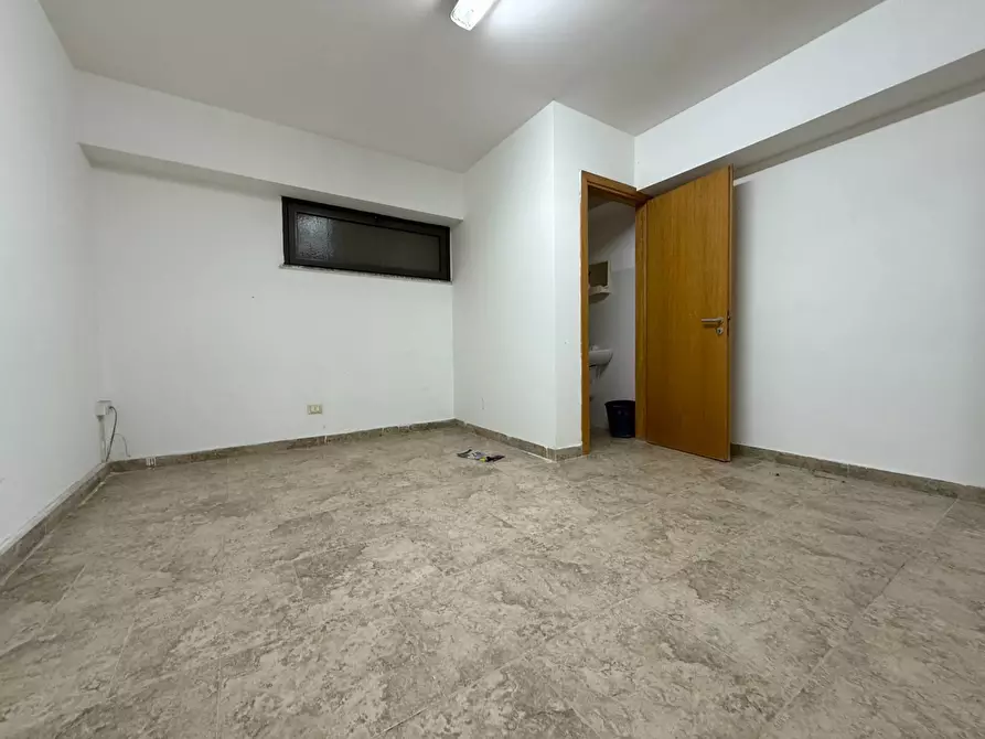Immagine 4 di Magazzino in affitto  in via Lucrezia della Valle a Catanzaro