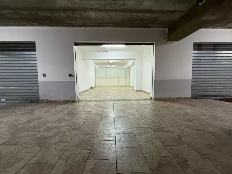 Immagine 8 di Magazzino in affitto  in via Lucrezia della Valle a Catanzaro