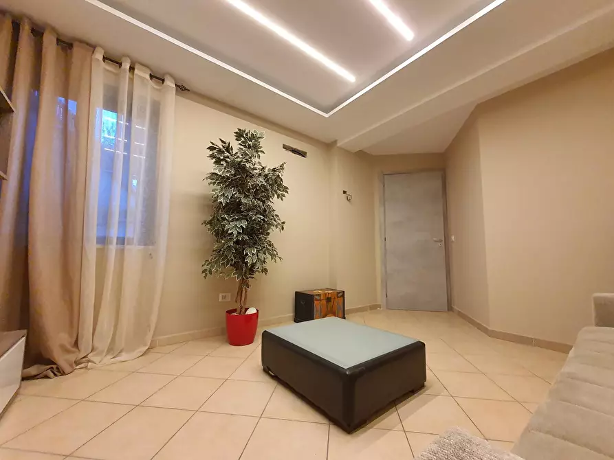 Immagine 10 di Appartamento in affitto  in viale Fiume Mesima a Catanzaro