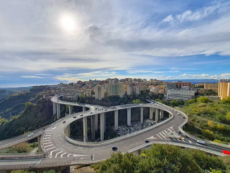 Immagine 3 di Ufficio in affitto  in via Eugenio De Riso a Catanzaro