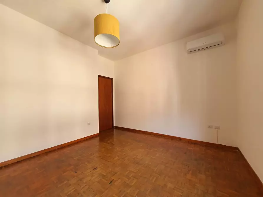 Immagine 12 di Ufficio in affitto  in via Eugenio De Riso a Catanzaro