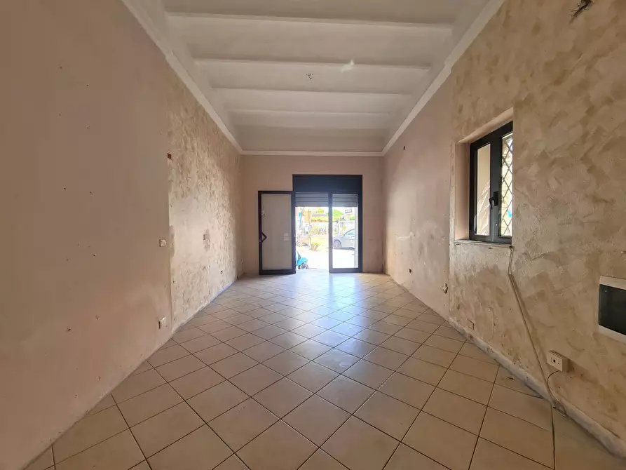 Immagine 8 di Negozio in affitto  in via Corace 39 a Catanzaro