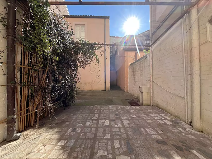 Immagine 4 di Negozio in vendita  in Via Vincenzo De Grazia 40 a Catanzaro