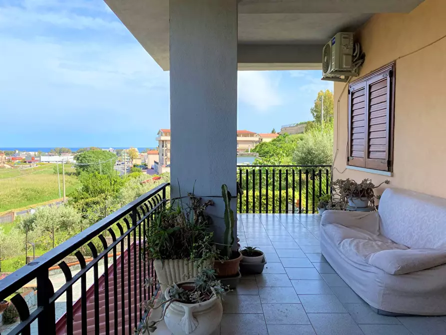 Immagine 3 di Appartamento in vendita  in Via Antonio Izzi de Falenta a Catanzaro