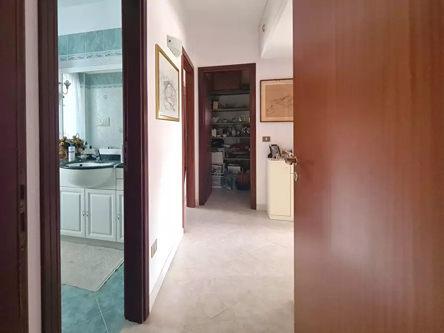 Immagine 16 di Appartamento in vendita  in Via Brigata Catanzaro 12 a Catanzaro