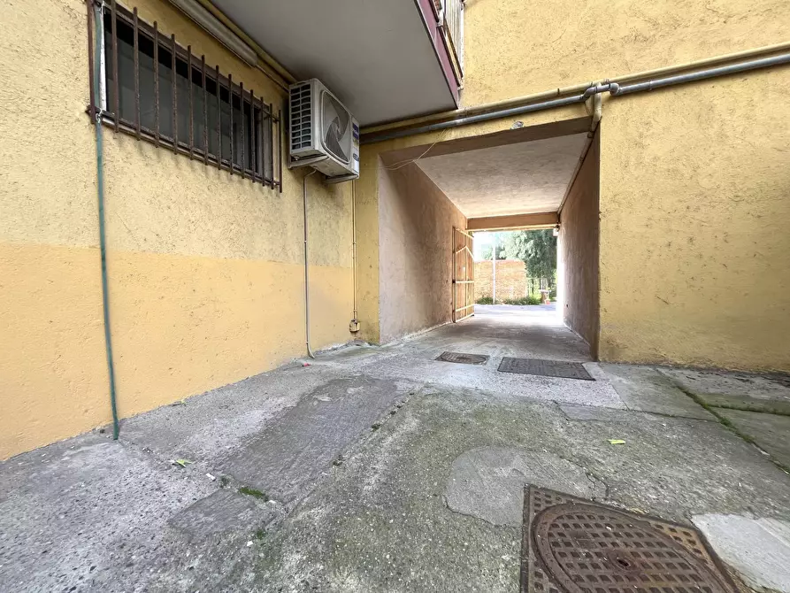 Immagine 5 di Box auto in affitto  in VIA FIUME 50 a Catanzaro