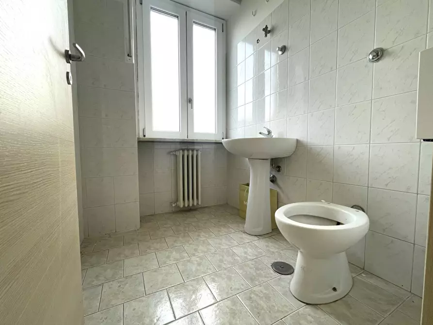 Immagine 14 di Ufficio in affitto  in via Francesco Crispi a Catanzaro