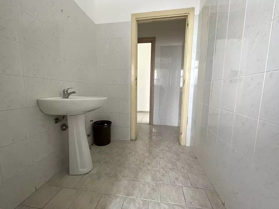 Immagine 15 di Ufficio in affitto  in via Francesco Crispi a Catanzaro