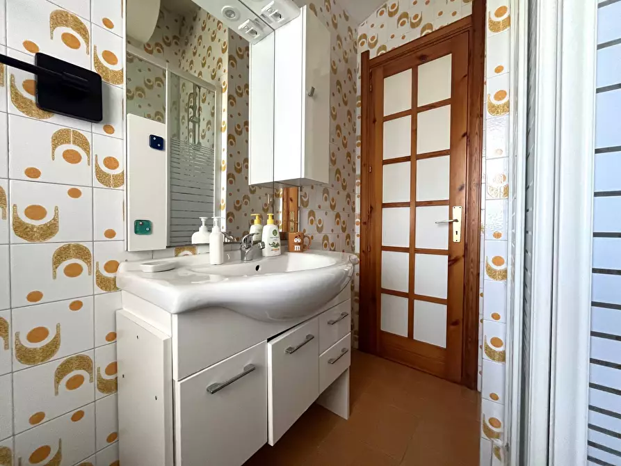 Immagine 9 di Appartamento in vendita  in Viale San Francesco da Paola 1 a Amaroni