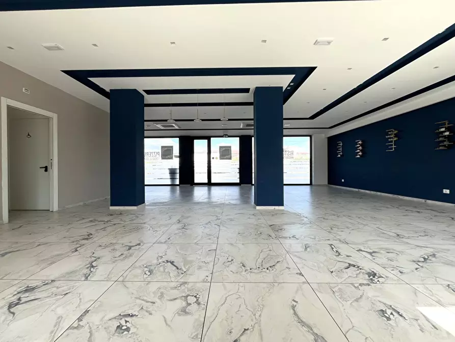 Immagine 7 di Negozio in affitto  in Via risorgimento 21 a Borgia