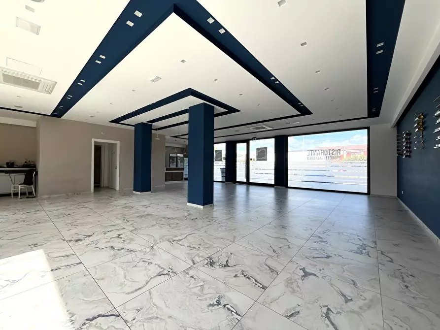 Immagine 6 di Negozio in affitto  in Via risorgimento 21 a Borgia