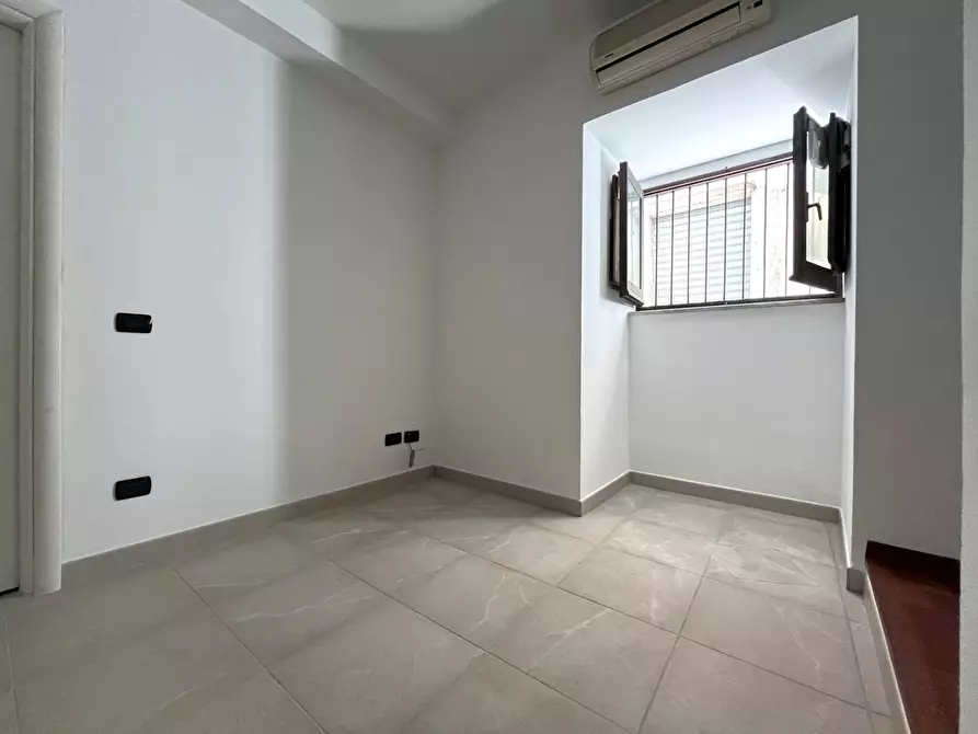 Immagine 9 di Ufficio in vendita  in via Giuseppe Poerio 30 a Catanzaro