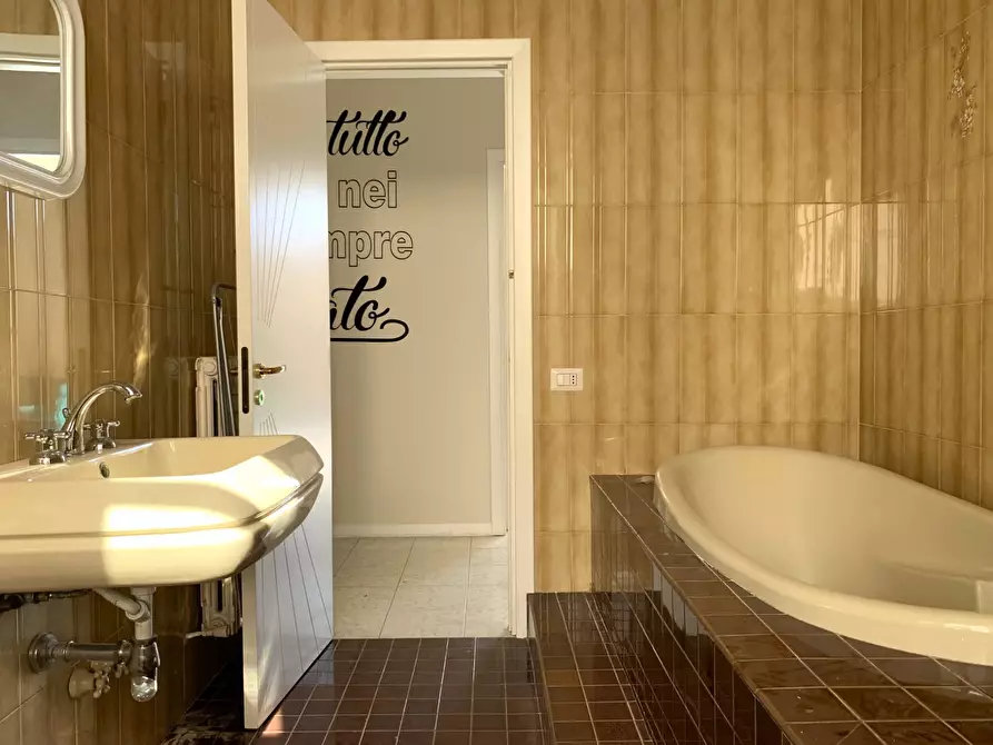 Immagine 13 di Appartamento in affitto  in Piazza Stocco a Catanzaro