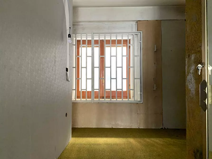 Immagine 5 di Negozio in affitto  in via Mario Greco a Catanzaro